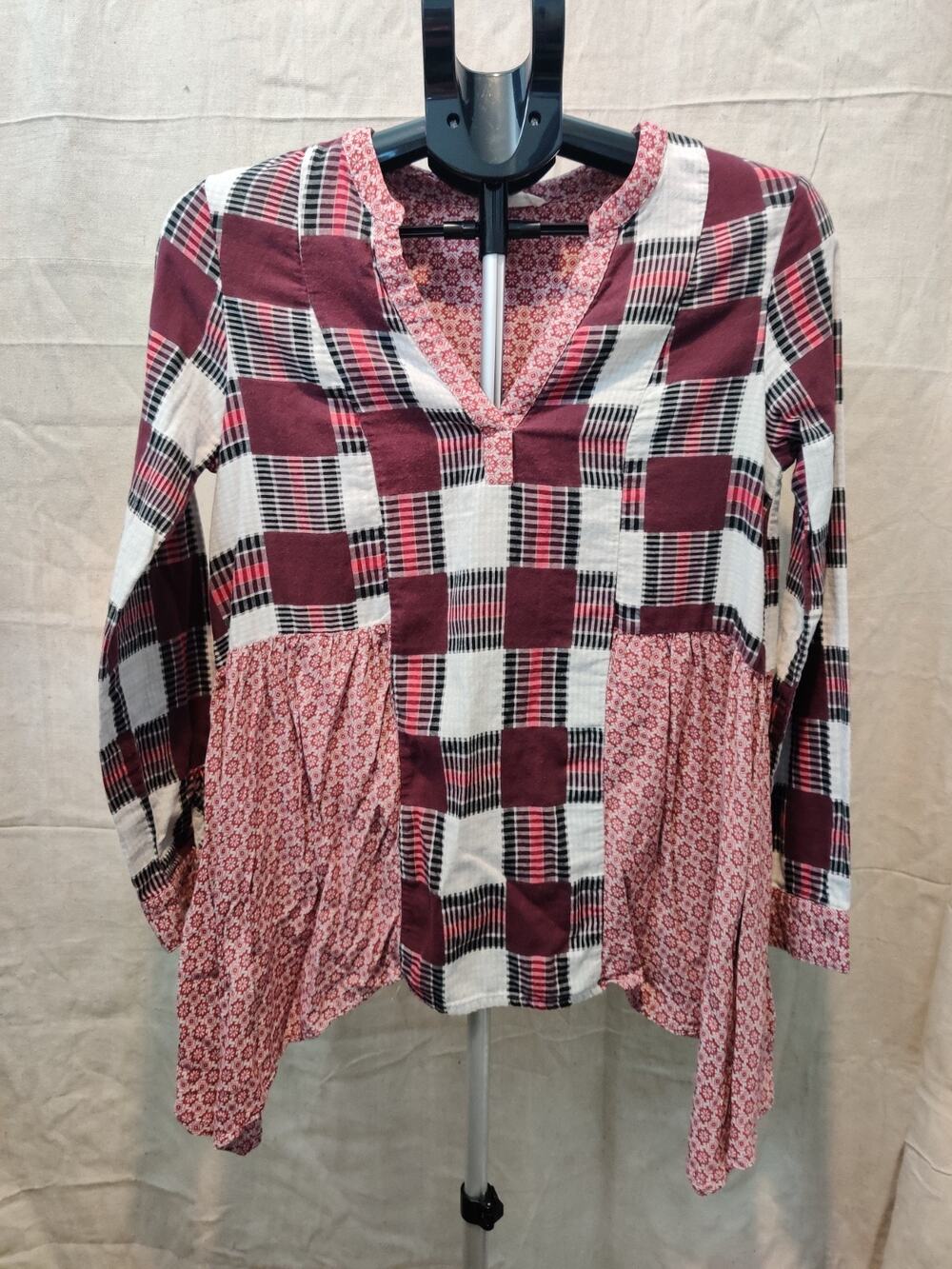 Oddy Blouse Women's Size Small V-Neck Long Sleeve BOHO Pullover 100% Rayon